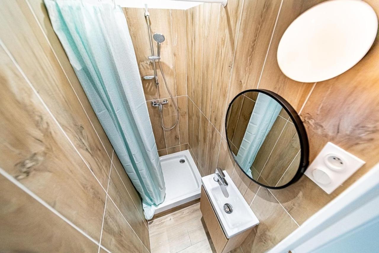 Sleep And Go - Cozy 9 People - Oullins Apartment Екстериор снимка
